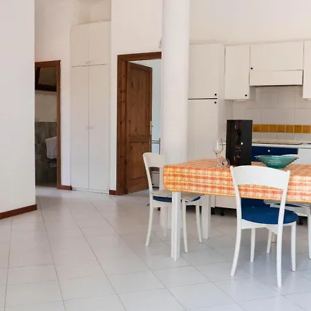Trilocale A 700 Mt Dalla Cinta Ferienhaus San Teodoro (Sardinia)